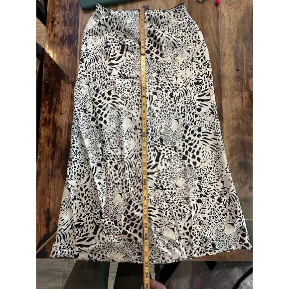 Timing Black And Cream Flared Floral Satin Midi Skirt Size Medium - Picture 3 of 5